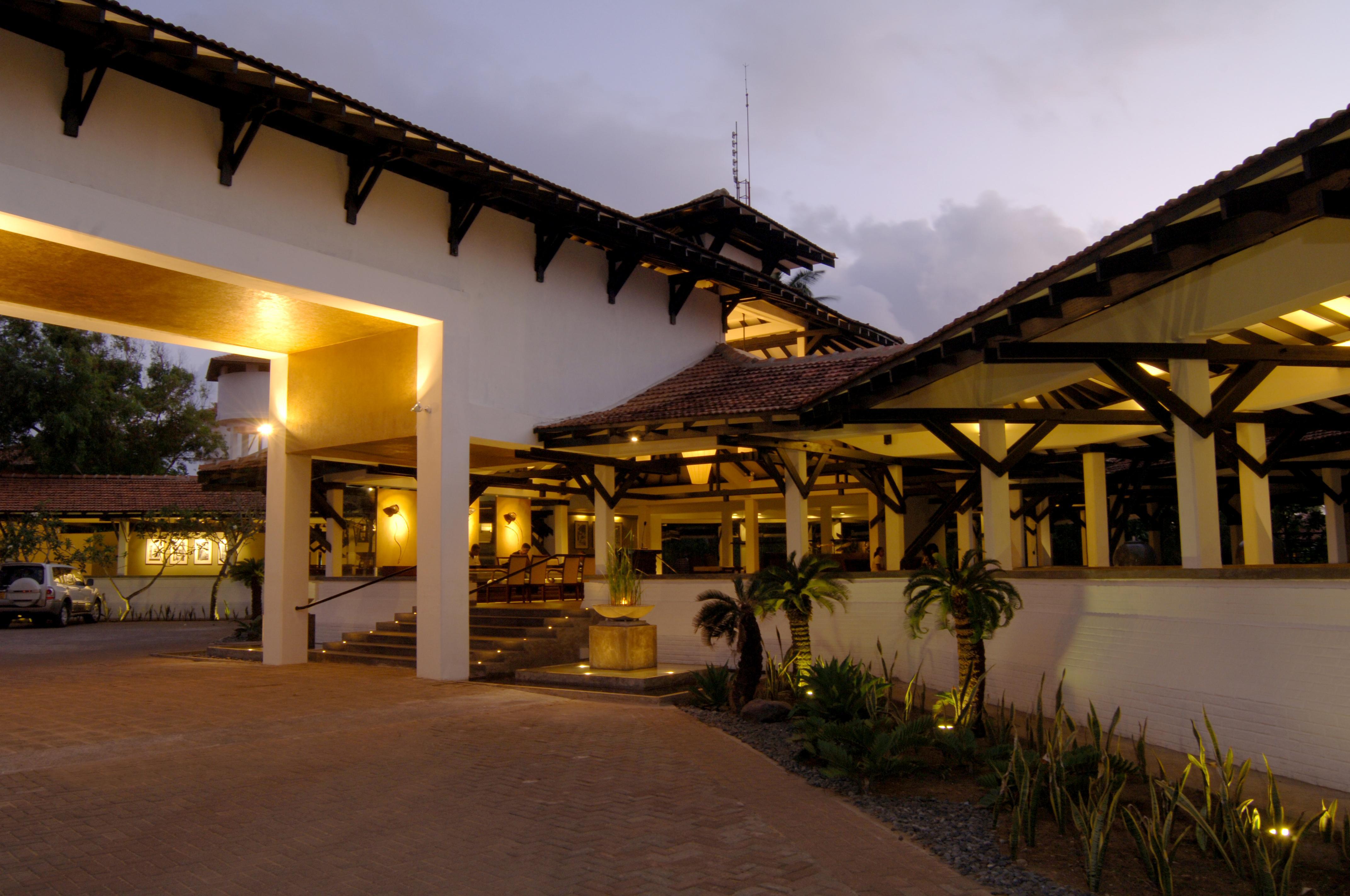 Club Hotel Dolphin Negombo Exterior foto