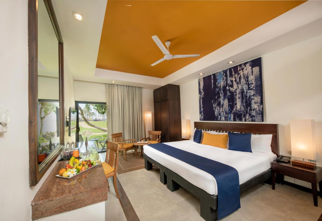Club Hotel Dolphin Negombo Exterior foto